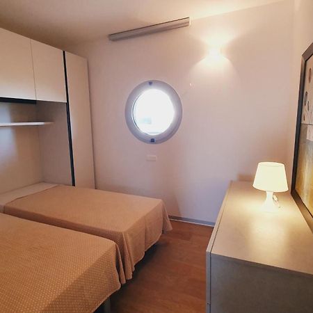 Apartamento Torre Argonavis Lignano Sabbiadoro Exterior foto