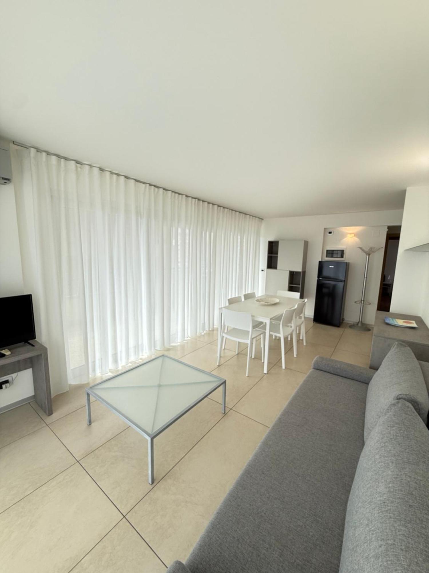 Apartamento Torre Argonavis Lignano Sabbiadoro Exterior foto